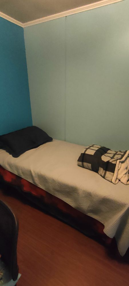 Habitación cerca del metro irrazabal con baño privado en Santiago — Busco Roomie