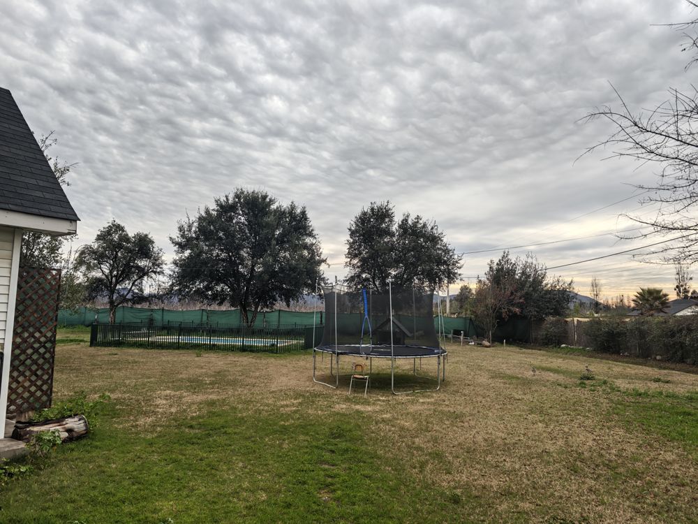 Arriendo pieza + baño + piscina + estacionamiento + tranquilidad en Pirque — Busco Roomie