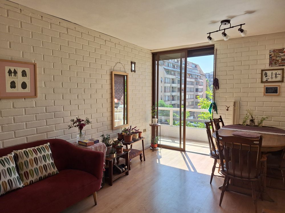 Amplia habitación en departamento tranquilo en Nunoa — Busco Roomie