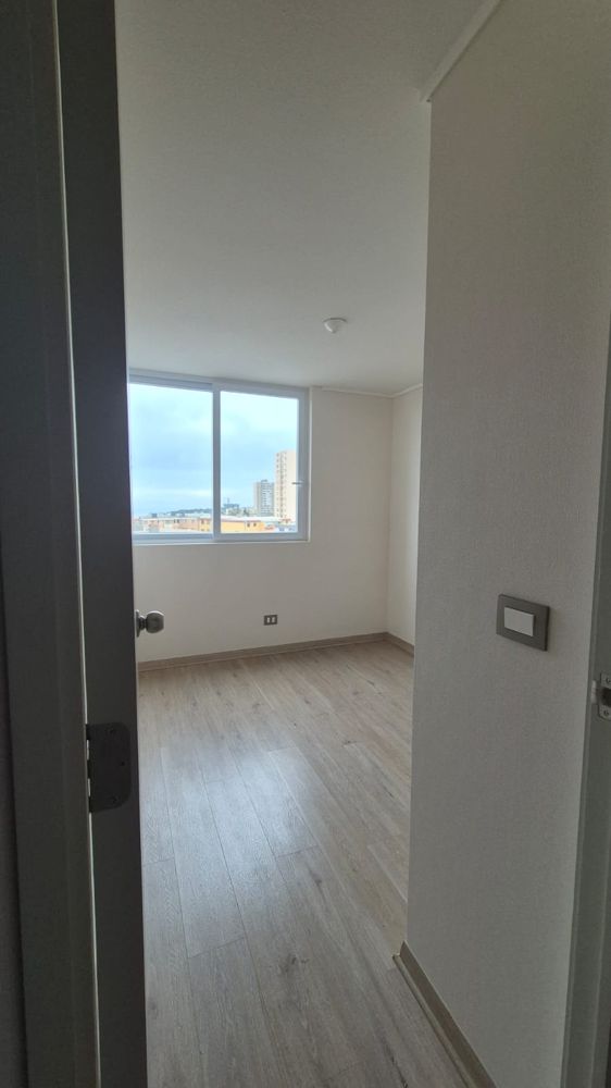 Hermoso depto nuevo, con vista a la costa, excelente lugar para entrar a partir de 1 agosto en Vina del mar — Busco Roomie