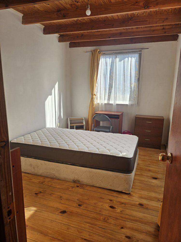 Habitación en la reina, a 3 cuadras de metro plaza egaña, sólo mujeres en La reina