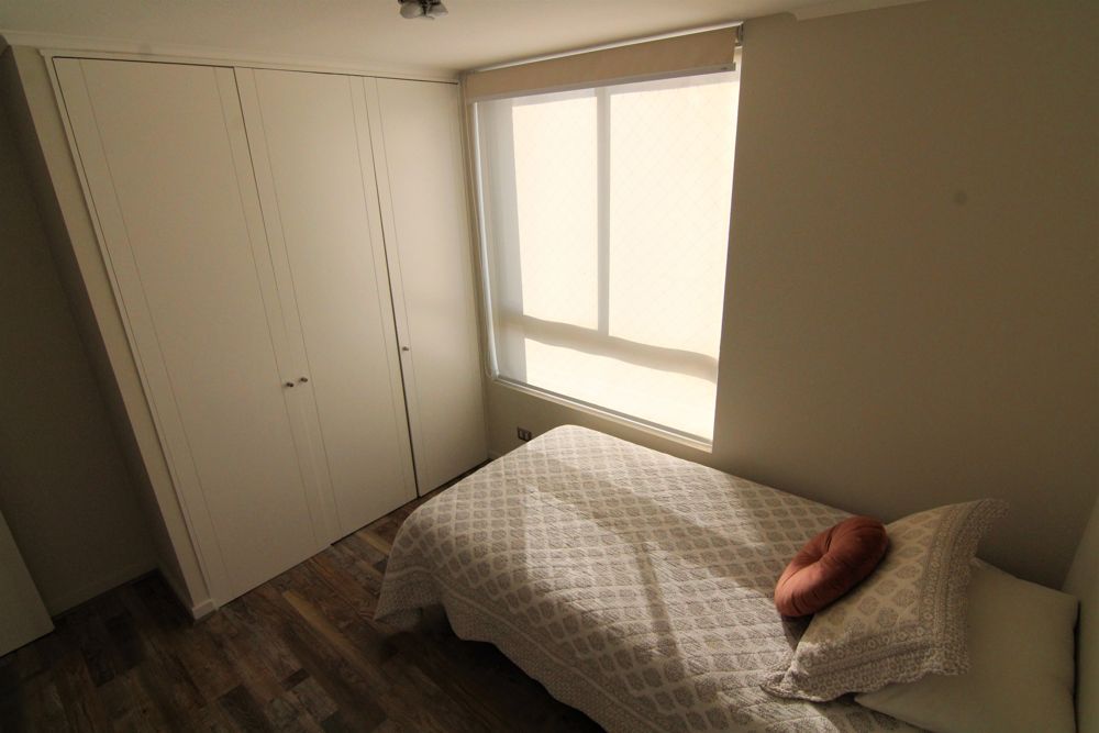 Habitación con luz natural, estación monseñor eyzaguirre