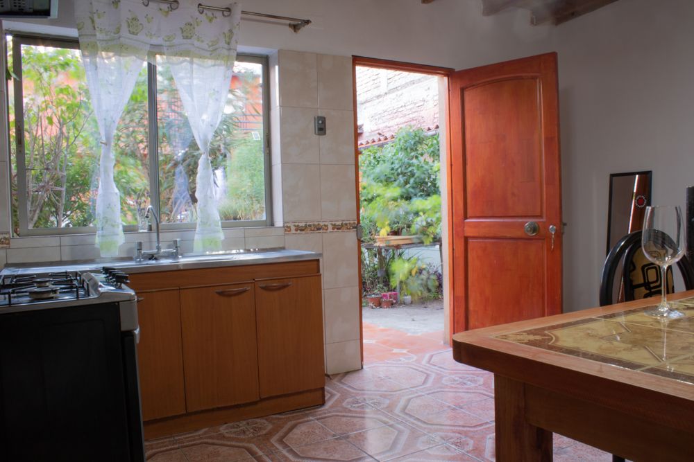 Habitación amoblada a pasos del metro einstein para estudiante mujer en Recoleta — Busco Roomie