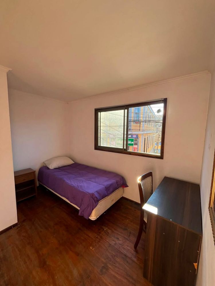 Se arrienda habitación con luz natural en Valparaiso
