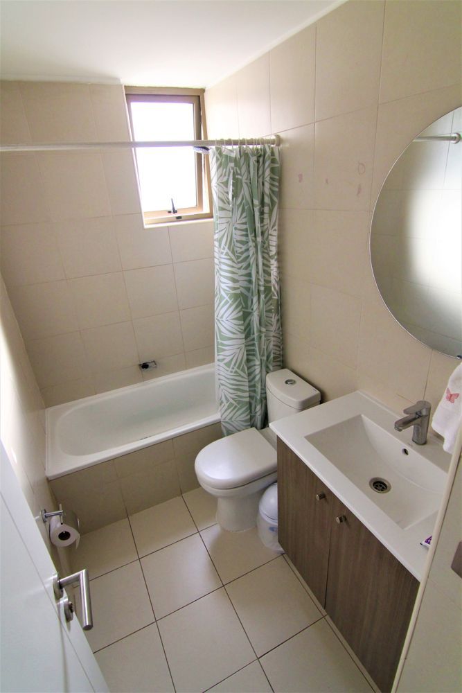 Habitación con luz natural, estación monseñor eyzaguirre en Nunoa — Busco Roomie