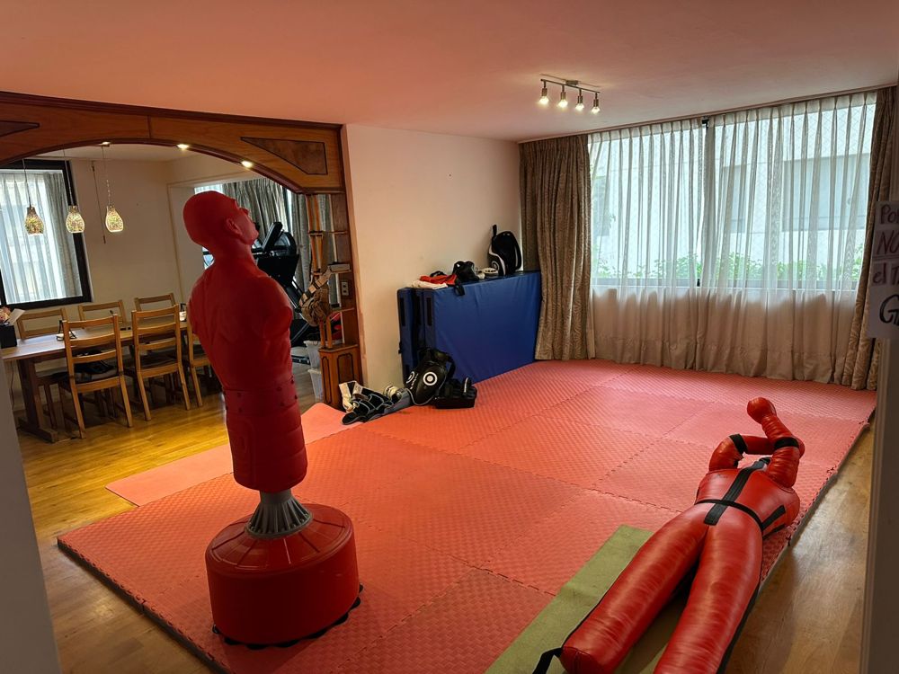 Departamento a pasos del metro escuela militar en Las condes — Busco Roomie