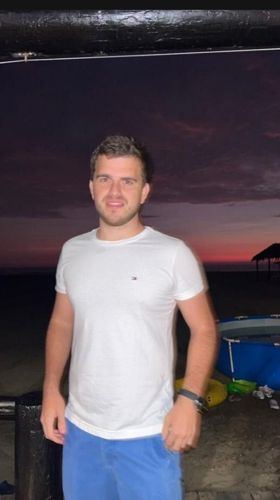 Foto de perfil de Arturo — Roomie en Busco Roomie